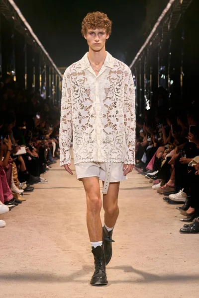 Look 29